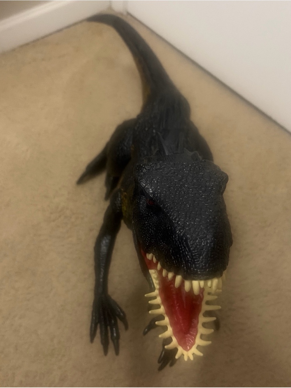 Mattel Jurassic World Super Colossal Indoraptor 3 Ft Long Dinosaur Toy *Read**